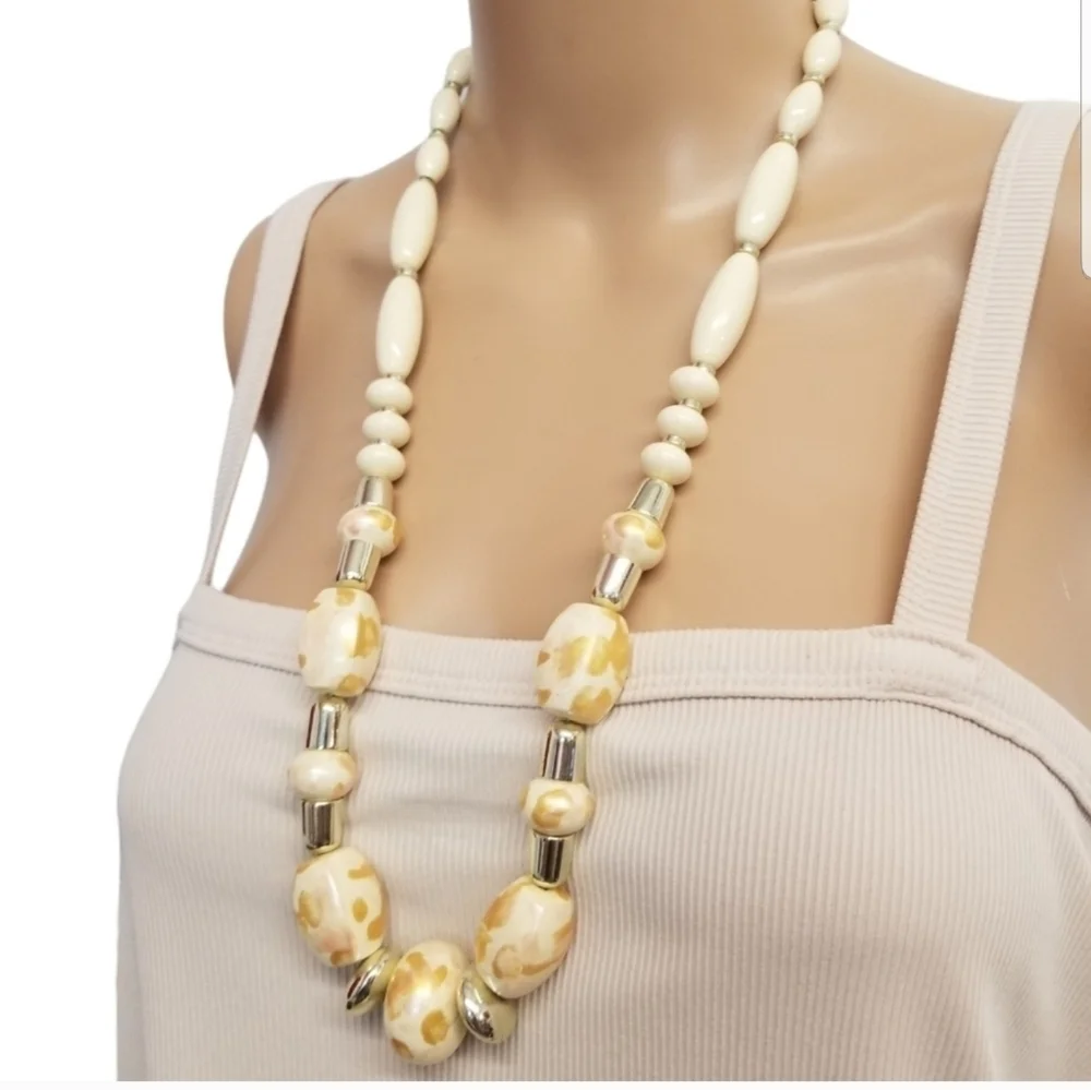 VINTAGE PEARLESCENT CREAM WITH GOLD & SILVERTONE BEADED STATEMENT NECKLACE